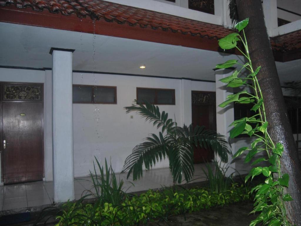 Sadinah Sahid Josodipuro Hotel Colomadu Exterior foto